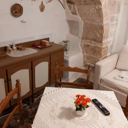 Trullo Martina Tatil Evi *